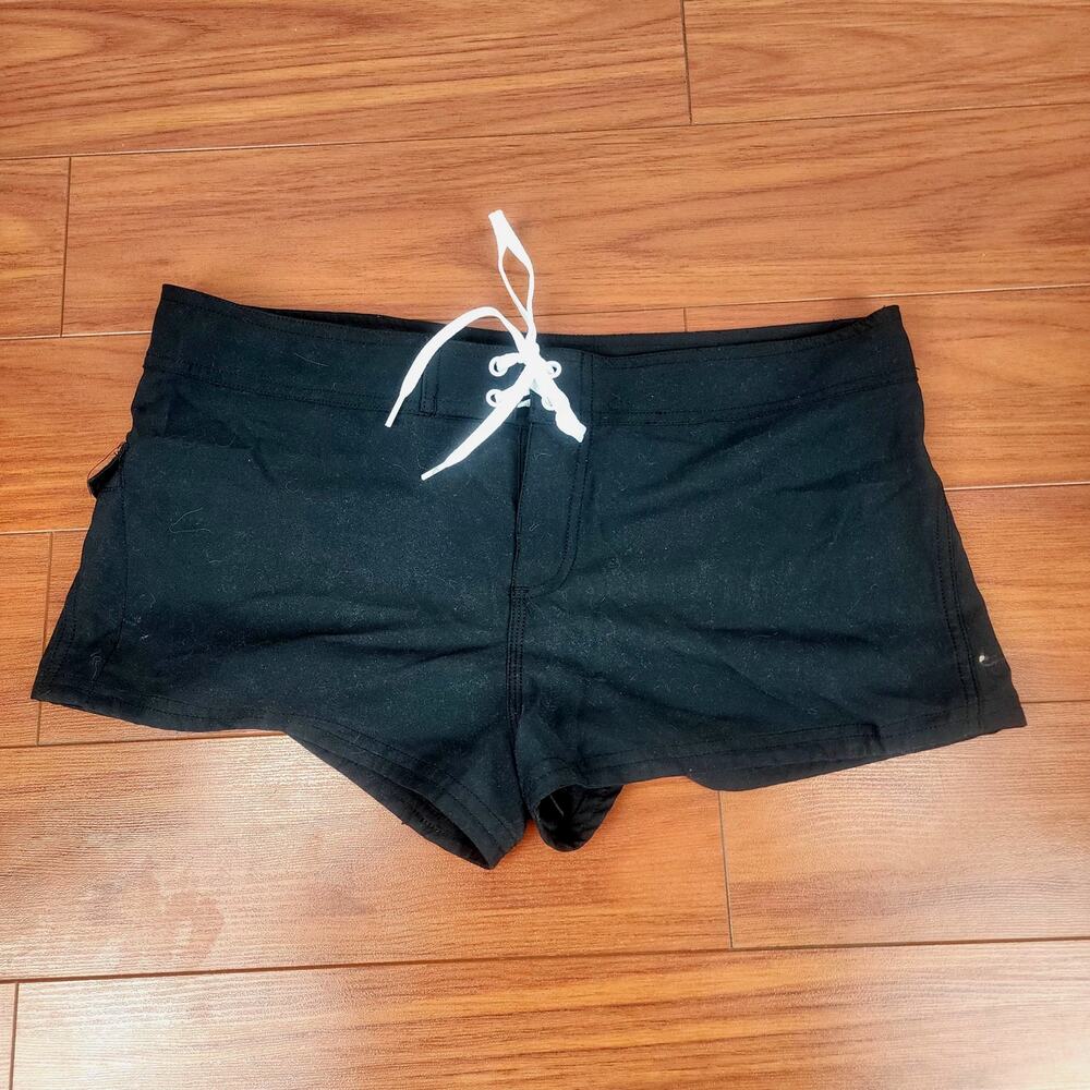 Nike Shorts Womens L Black Swim with Pocket Athletic wear gym yoga running READ